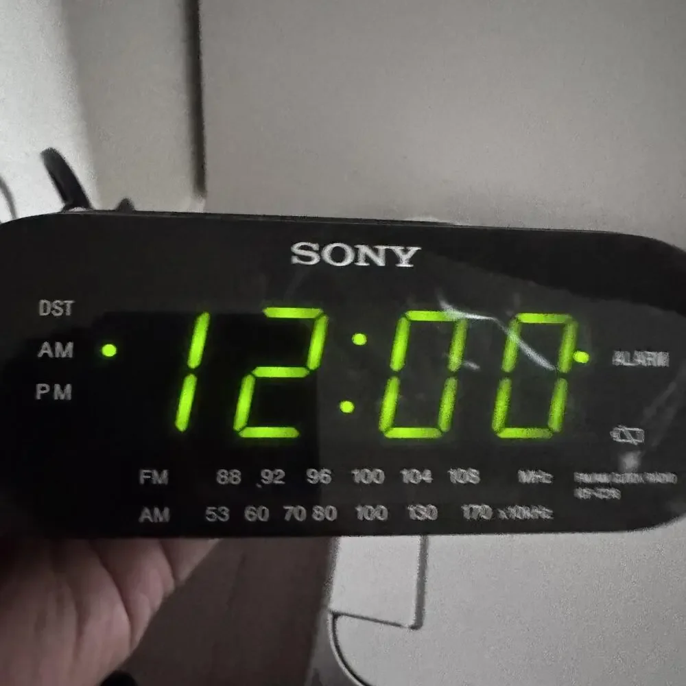 Sony‎ Dream Machine ICF-C218 FM/AM Clock Radio Black Digital Alarm Auto Time